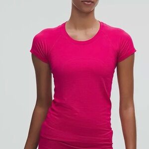 Lululemon Athletica Fuchsia Short Sleeve Tee